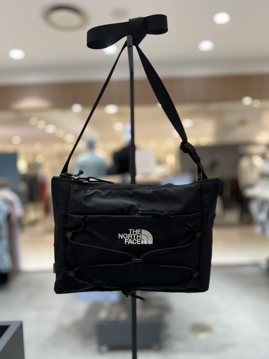 ★THE NORTH FACE★SLIM CROSS BAG NF0A52TM_9O5_front34_600x.jpg?